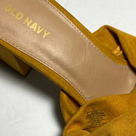 Old Navy Faux Suede Knotted Mustard Block Heel Mules Size 9 - Picture 7 of 7